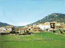 Vista de GARLITOS desde las Eras, cerca de las Piscinas Municipales.